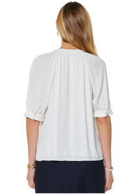 Lightweigth Flowy White Blouse